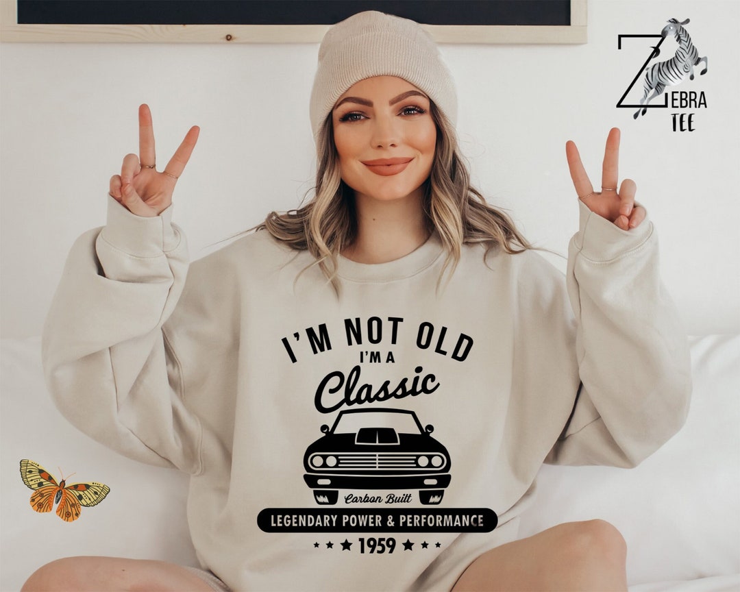 I’m Not Old, I’m Classic Hoodie – Retro-Auto & Humor im Vintage-Stil main image 1