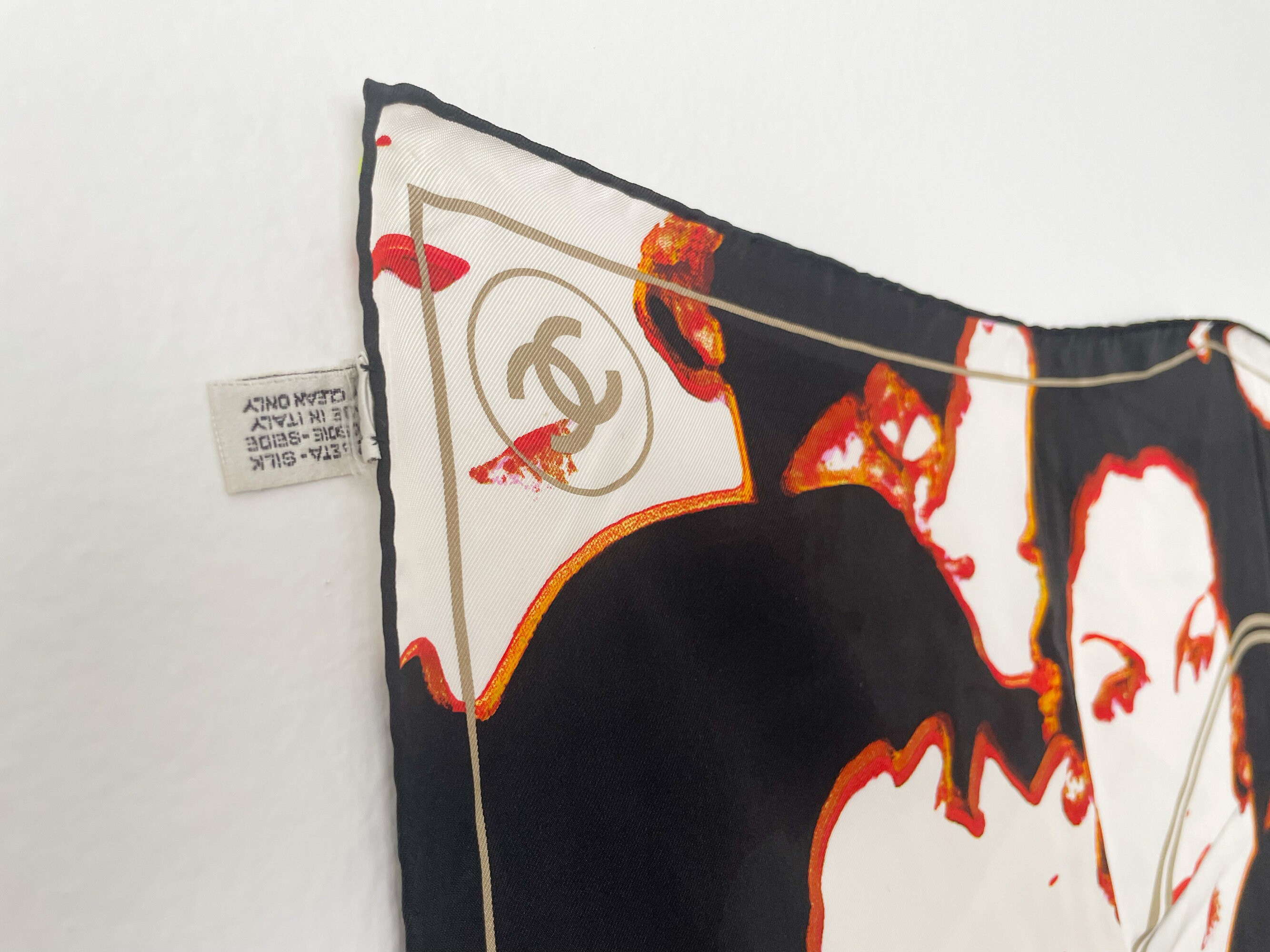 本物のシャネル マドモアゼル スカーフ | 100% シルク | 手巻きエッジ