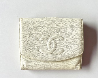 CHANEL Vintage White Caviar Leather Bifold Wallet