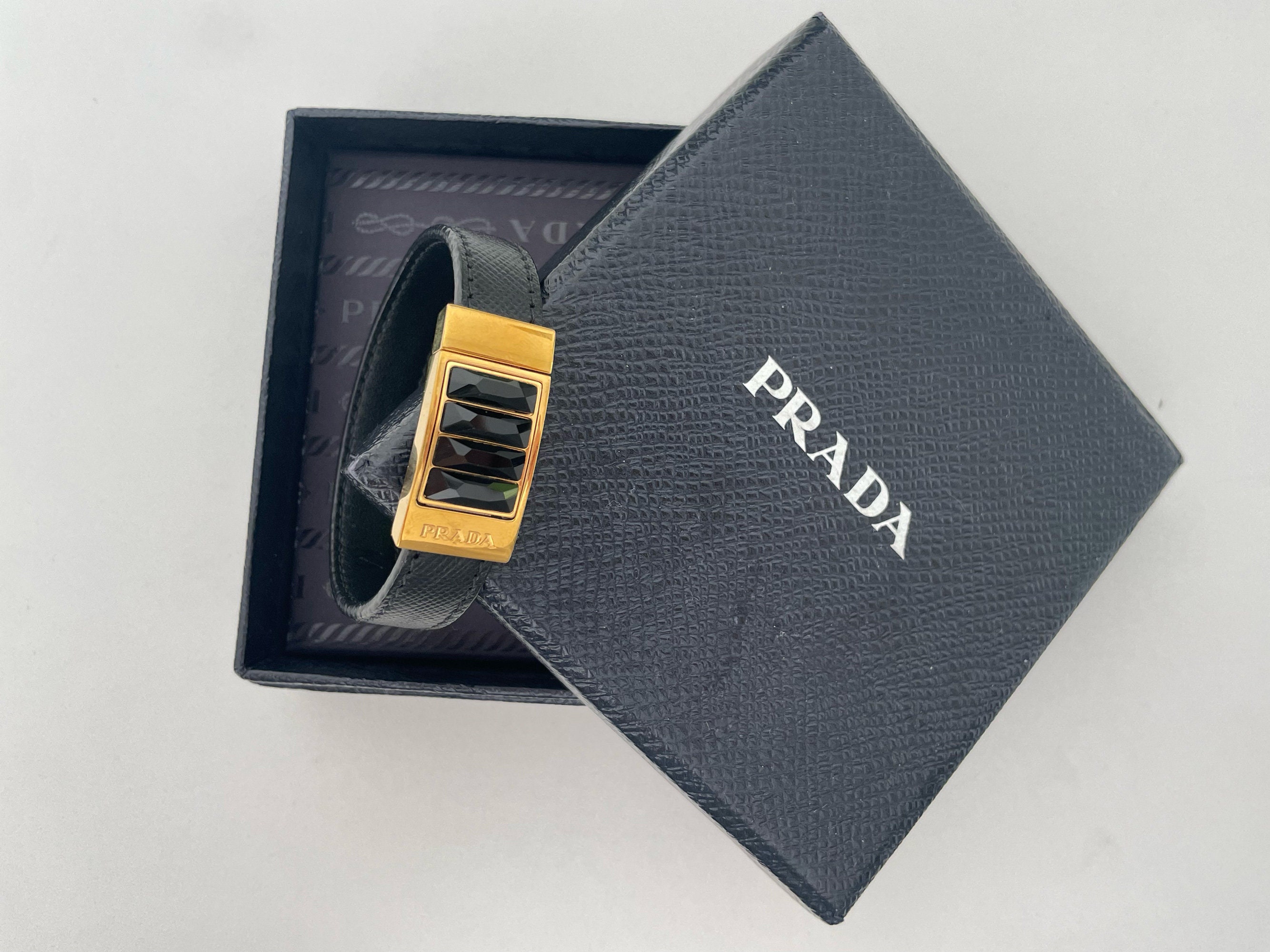 PRADA ブレスレット バングル ブラック レザー オニキス 高級