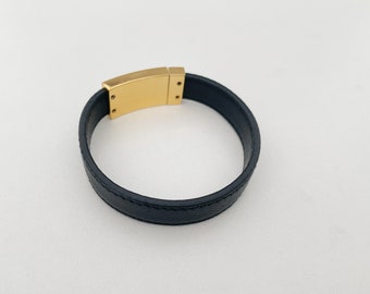 プラダ バングル(レア色) PRADA ブレスレット バングル ブラック レザー オニキス 高級