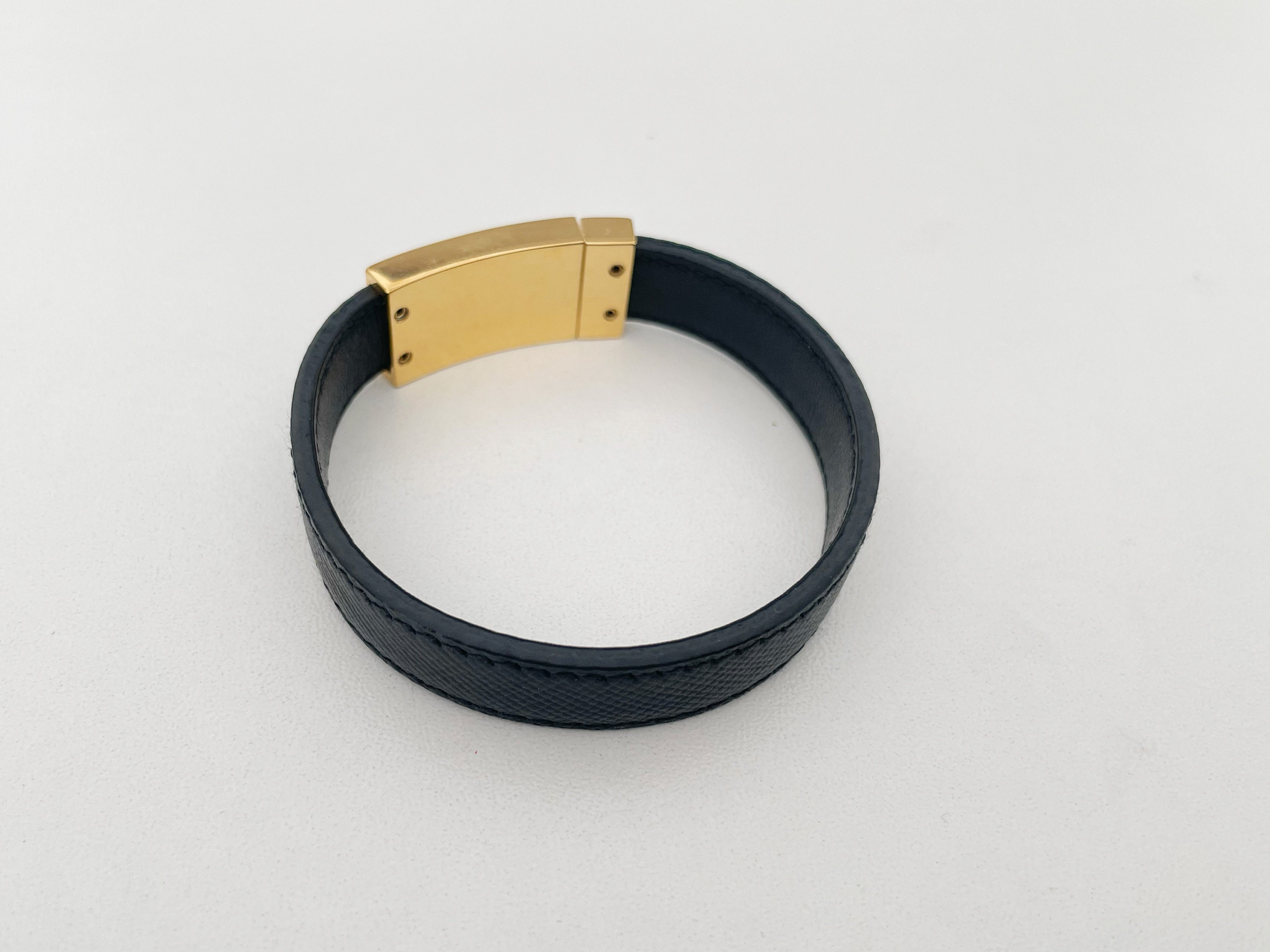 PRADA ブレスレット バングル ブラック レザー オニキス 高級 Y2K 本物