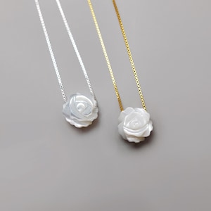 Shell Flower Necklace, White Rose Jewellery, Mother of Pearl, Mother&#39;s Day Gift, Silver Minimalist Wedding Jewelry, Bridal Shower Gift