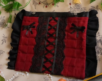 Custodia per libri con corsetto rosso / Protezione in pizzo gotico a quadri / Copertina per libri