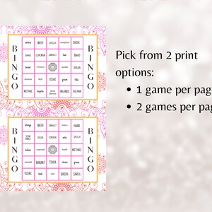 K&ouml;nnte beinhalten: Zwei druckbare Bingokarten mit einem pinkfarbenen und goldenen Mandala-Design. Jede Karte hat ein freies Feld in der Mitte und 24 Felder mit W&ouml;rtern, die mit einer indischen Hochzeit zu tun haben. Der Text unter den Karten lautet "W&auml;hlen Sie aus 2 Druckoptionen: 1 Spiel pro Seite, 2 Spiele pro Seite."