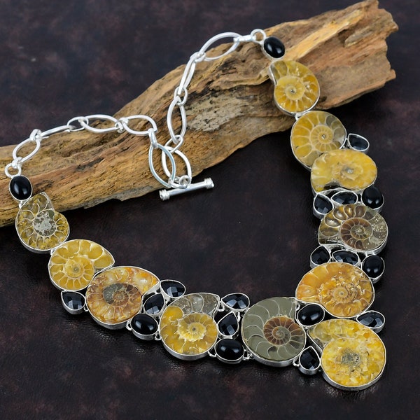 Ammonite fossile, spinelle fait main / Collier en argent sterling 925 / Pierre estampée 925 / Collier en argent fossile d'ammonite naturelle