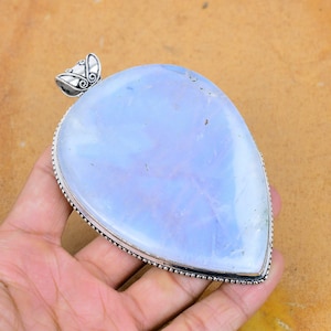 Handgjort stort hänge i vit opal: 925 sterlingsilver, 11,5 cm
