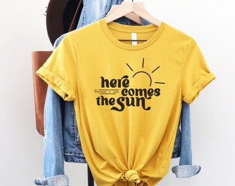 Here Comes the Sun SVG PNG EPS, Svg for Shirts, Retro Design for Shirt, Summer Svg, Sunshine Retro, Sunshine Cricut File