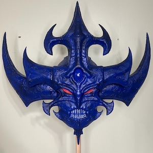 Obelisk helmet