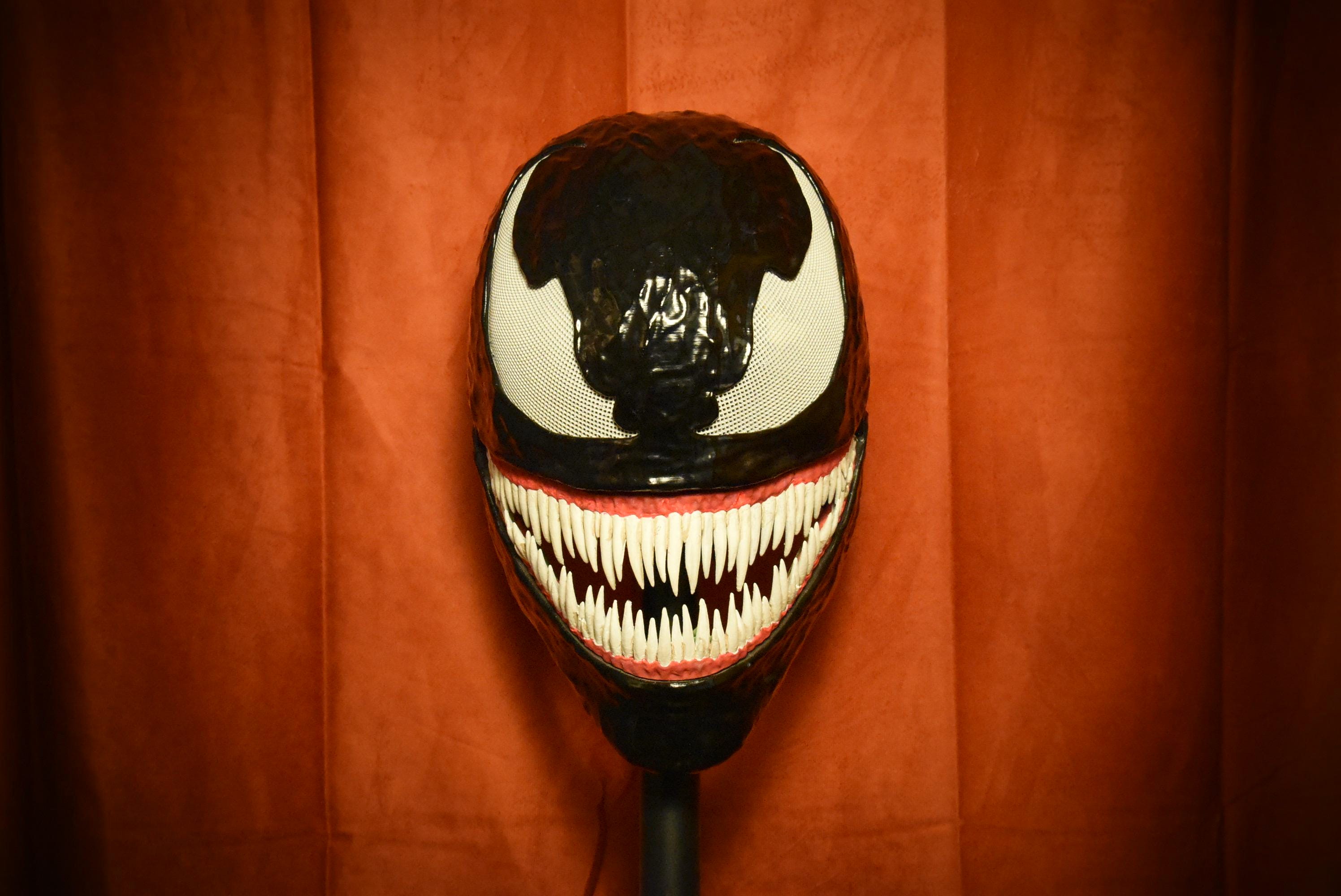 Venom Helmet: Articulating Jaw, Magnetic Back Plate - Etsy