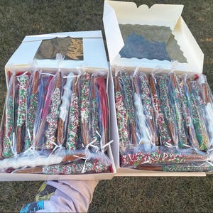 Chocolate Covered Pretzel Rods, Caramel Wrapped Pretzels – Gourmet Sweet & Salty Treats, Party Favors, Individually Wrapped Snacks