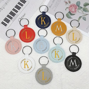 Porte-clé initial personnalisé, porte-clé lettre personnalisé, porte-clé rond en cuir, porte-clé monogramme, cadeau porte-clé prénom gravé personnalisé