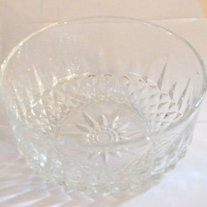Crystal round candy dish