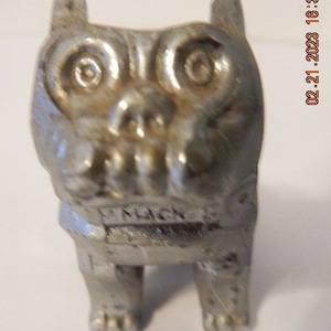 vintage Mack Dog en métal 3 pouces de haut design brevet 87931