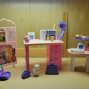 Vintage 1994 Mattel Barbie &#39;So Much To Do&#39; Baby Care Center COMPLETE Set
