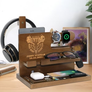 YAREM Walnut Mens Bedside Organiser for Him, Unique Birthday Gifts for Him, Home Office Gadgets for Men, Valet Tray Men, Phone and Watch Stand for