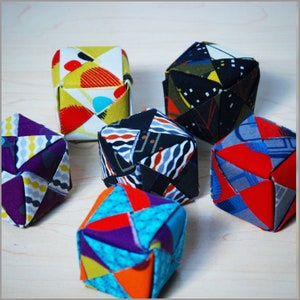 Lot de 4 cubes à capuche en croissant de lune de tissu et de papier origami japonais image 3