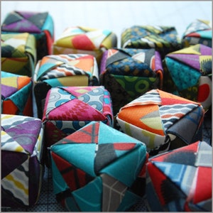 Lot de 4 cubes à capuche en croissant de lune de tissu et de papier origami japonais image 4