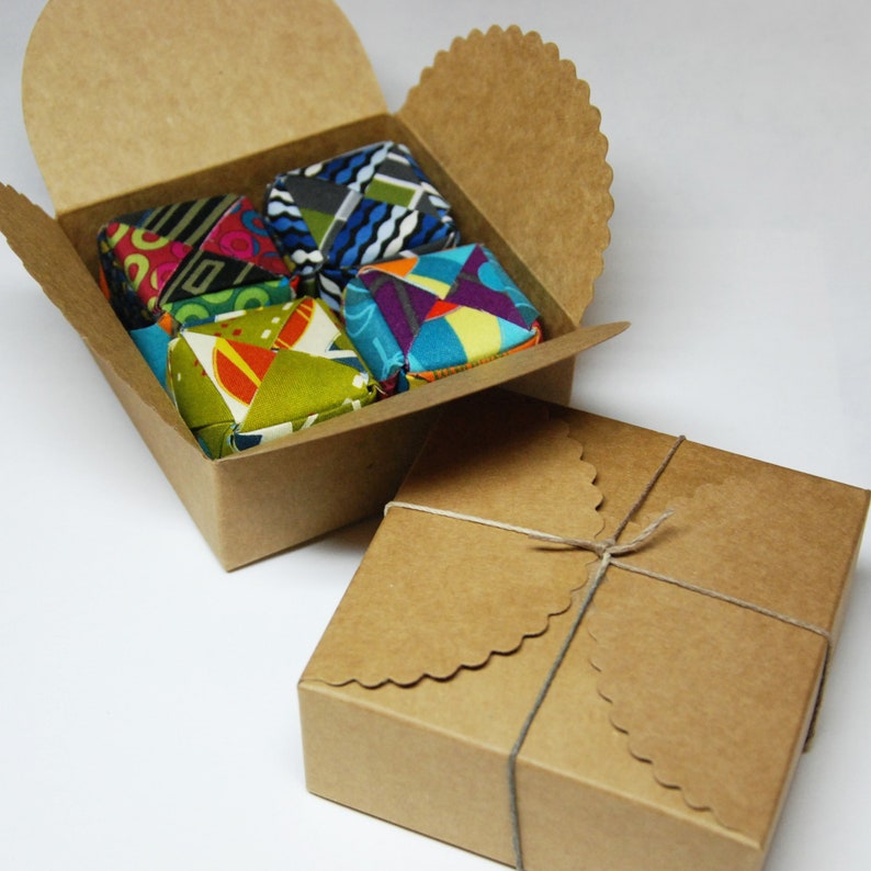 Lot de 4 cubes à capuche en croissant de lune de tissu et de papier origami japonais image 2