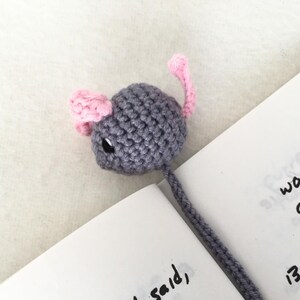 Amigurumi Mouse Bookmark, Crochet Mouse Bookmark, Cute Bookmark, Book Lover Gifts, Kawaii Mouse, Funny Bookmark, Mouse Gifts, Little Mouse