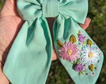 Hand Embroidered Hair Clips | Turquoise with White Daisies | Hair Accessories | Kids Hair Accessories | Hair bow | Flowers for days | Daisie