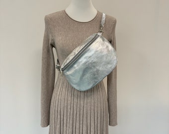 Leather crossbody bag, crossbag leather, bum bag large, leather shoulder bag, cross body bag, leather bag, bum bag silver, crossbag metallic