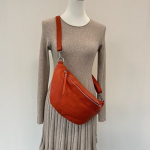 Bauchtasche groß, große Umhängetasche, XL Crossbody Bag, Gürteltasche, große Tasche, ledertasche Damen,Weihnachtsgeschenke für frauen,Orange