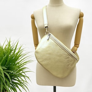 Leder Crossbody Bag, Crossbag Leder, Bauchtasche groß, Leder Umhängetasche,Cross Body bag, Ledertasche,Bauchtasche gold, Crossbag metallic,L