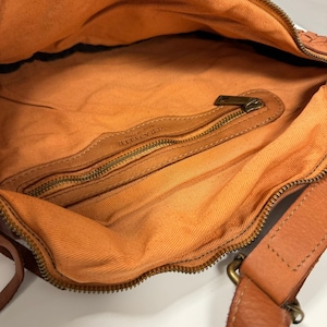 Borsa in pelle intrecciata, morbida pelle premium burrosa, borsa a tracolla, marsupio, borsa a tracolla con portafoglio, borsa intrecciata, marrone cognac immagine 7