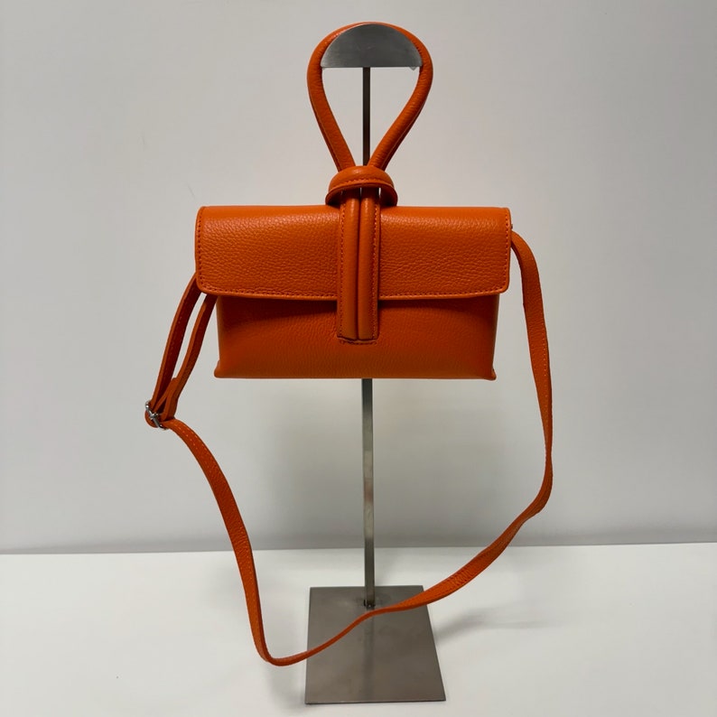 Sac à bandoulière en cuir femmes, cuir italien fait main, cuir de sac à main, pochette, sac avec noeud, sac en cuir, sac crossbody, orange image 4