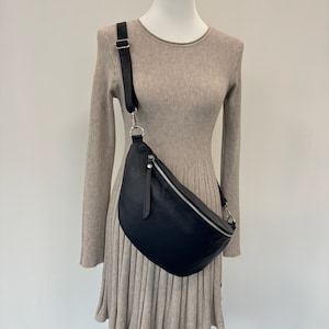Bauchtasche groß, große Umhängetasche, XL Crossbody Bag, Gürteltasche, große Tasche, ledertasche Damen, XL Tasche, Geschenk, Dunkelblau