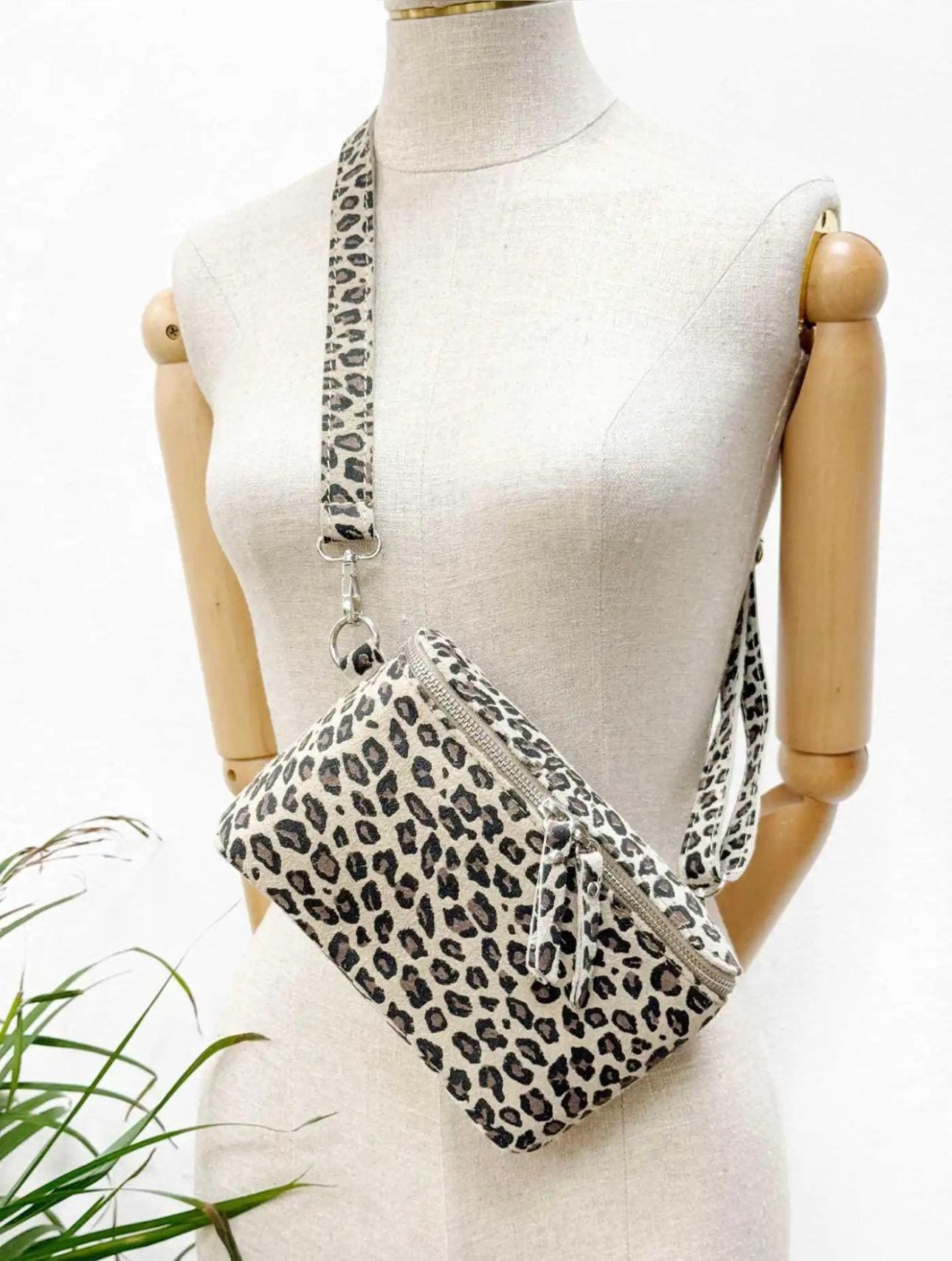 Sac à Dos Bandoulière Léopard Pour Femme - Dimensions 36x21x7 Cm, En Toile, Bandoulière Réglable épaissie, Avec Poches Latérales