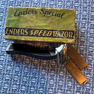 Vintage Enders Brand Single Blade Razor in Original Box with 2 Blades