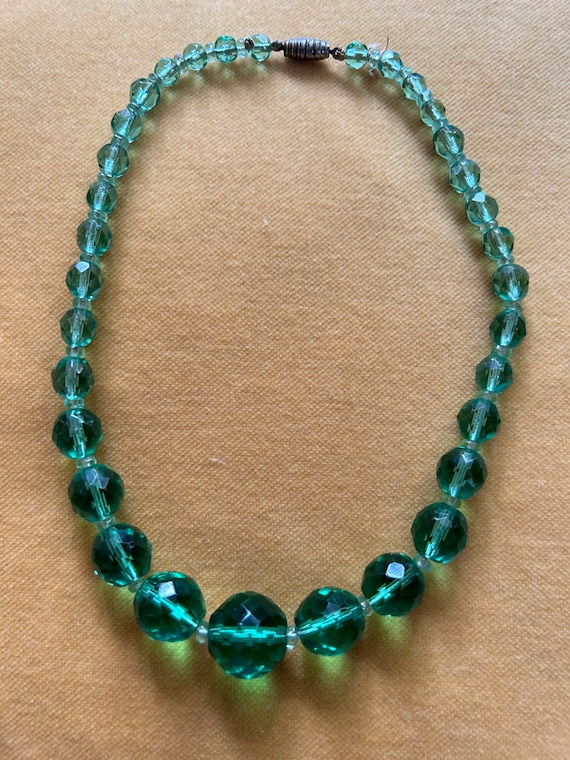 Vintage Green Glass Faceted Bead Choker Style Necklace Gem