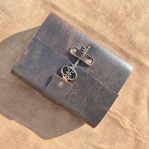 Diario in pelle vintage con serratura a chiave, diario in carta riciclata per appunti, taccuino, album da disegno, diario fatto a mano, carte vintage
