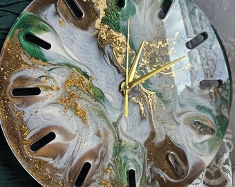 Resin wall clock