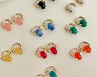 Mini gold earrings with colorful acrylic rings