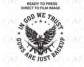 Diseño de águila calva con transferencia de impresión DTF, listo para prensa de calor. Bandera estadounidense patriótica de EE. UU. "En Dios confiamos". Camiseta para veteranos. Regalo militar. Día de los Caídos.