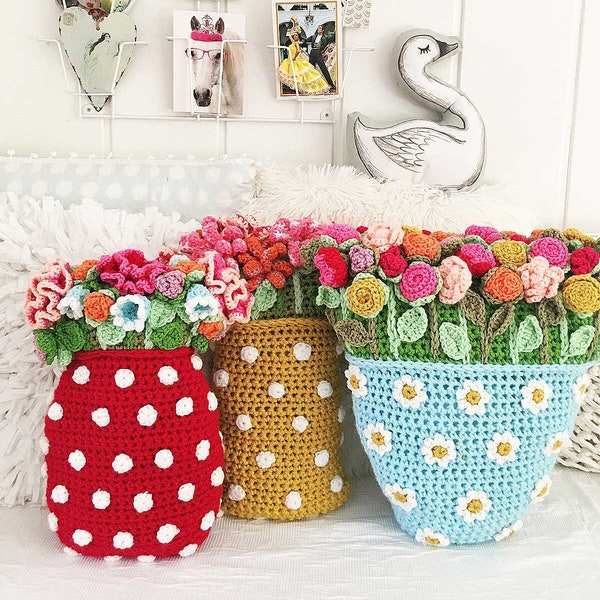 Crochet Pattern Cushions ‘Dots & Flowers’ - pillows vases polkadot decoration - DIY Instructions (PDF download in English, Dutch, Italian)