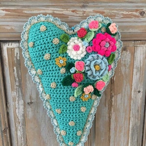 Crochet Pattern Cushion Sweetheart pillow love valentine flowers heart DIY Instructions PDF download in English, Dutch, Italian image 4