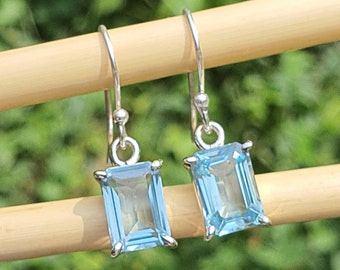 Pendientes de topacio azul cielo con corte esmeralda - Pendientes de plata de ley con colgante - Joyería de topacio azul hecha a mano con piedra preciosa azul - Regalo para su mamá