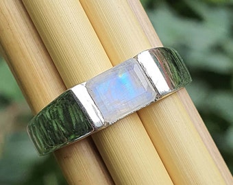 Mens Moonstone Ring Engagement * Signet Ring with Gemstone * Emerald Ring * Rainbow Moonstone Jewelry * Anniversary Gift for Him * Dad Gift