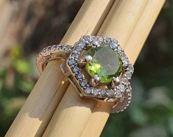 Solitaire Peridot Ring with CZ- 925 Sterling Silver, CZ Halo Ring, August Birthstone, Propose Ring, Womens Engagement Gift, Peridot Jewelry