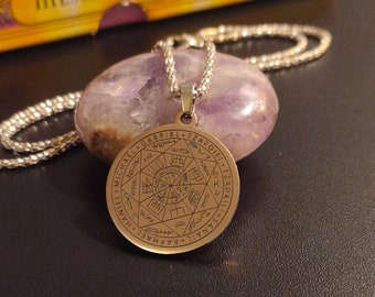 Betoverd amulet van zegening van je beschermengel, spiritueel juweel, magische paranormale vat-talisman.