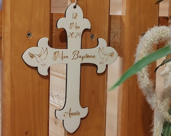 Croix de baptême en bois personnalisée avec prénom et date, cadeau pour baptême