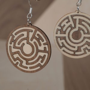 Earring Maze