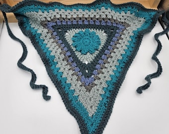CUSTOM Bandana Granny Square Flower, in Your Color Choices, OOAK Sixties/Seventies Style