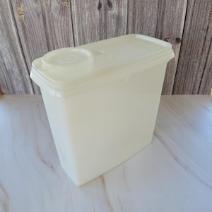 Vintage Tupperware White Storage Container with Lid and Spout, Kitchen Storage, Food Storage, Plastic, Kitchen ware, Gift, Pantry Storage.