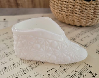 Vintage Milk Glass Baby Bootie Daisy Design