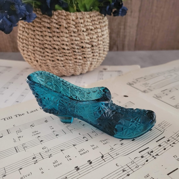 Aqua Glass Slipper Daisy Design Small